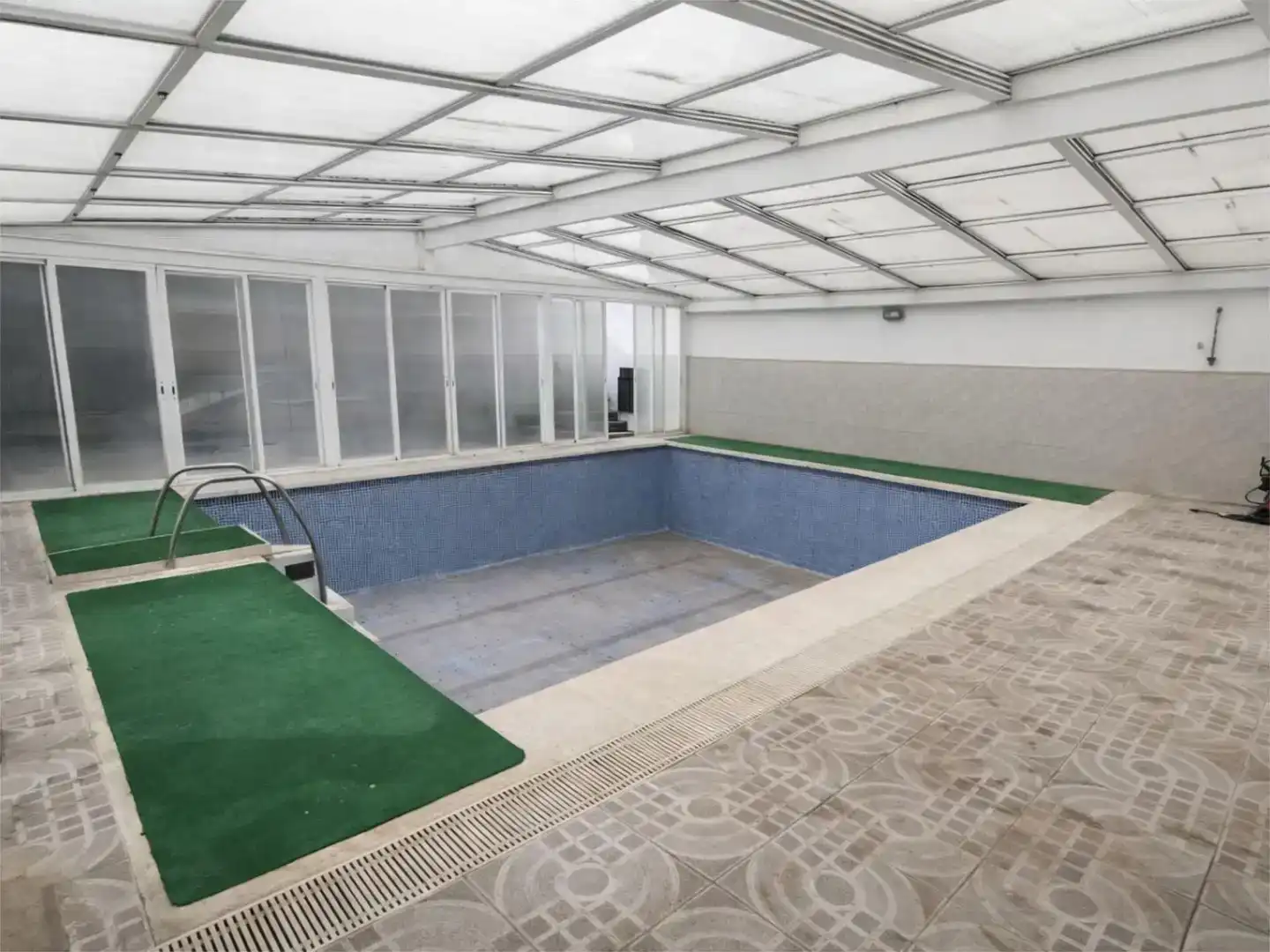 Piscina de Casa o chalet en venta en Torrejón de Ardoz con Jardín privado, Trastero y Piscina