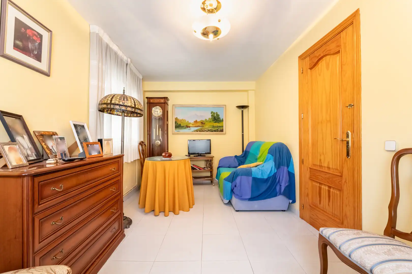 Sala de estar de Casa adosada en venta en Chiloeches con Calefacción y Balcón