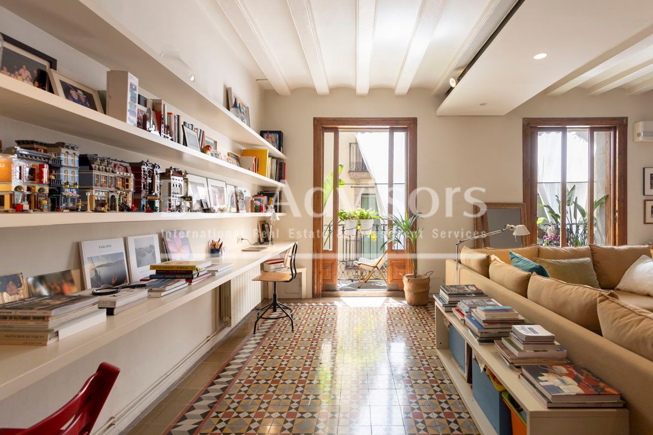 Living room of Flat for sale in  Barcelona Capital  with Air Conditioner, Heating and Balcony