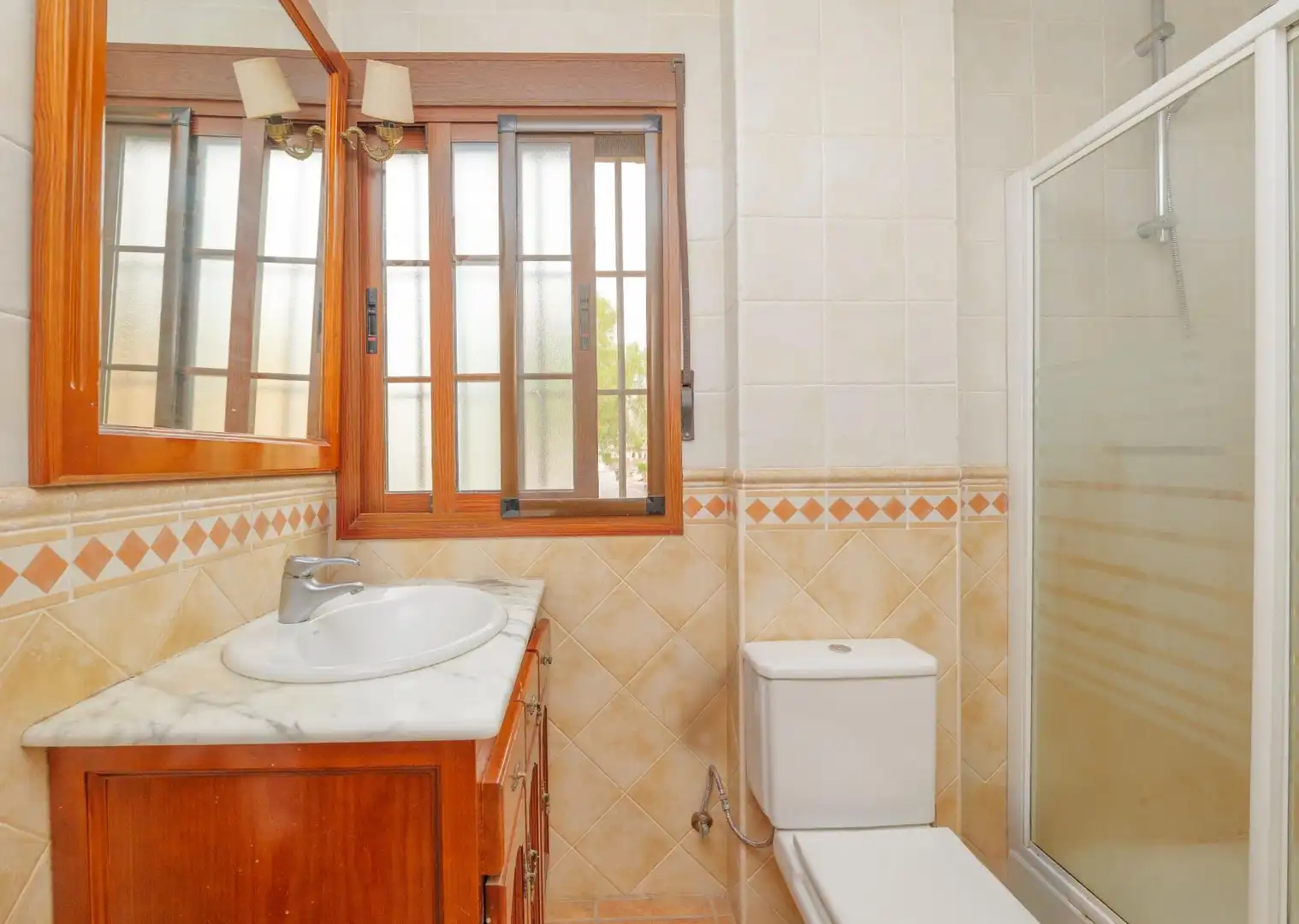 Bathroom of Houses for sale in Málaga  with Air Conditioner, Private garden and Swimming Pool