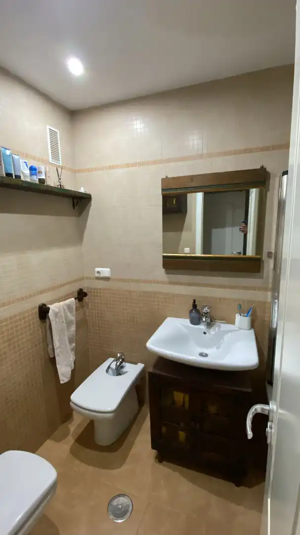 Baño de Piso de alquiler en Roquetas de Mar con Aire acondicionado, Calefacción y Terraza