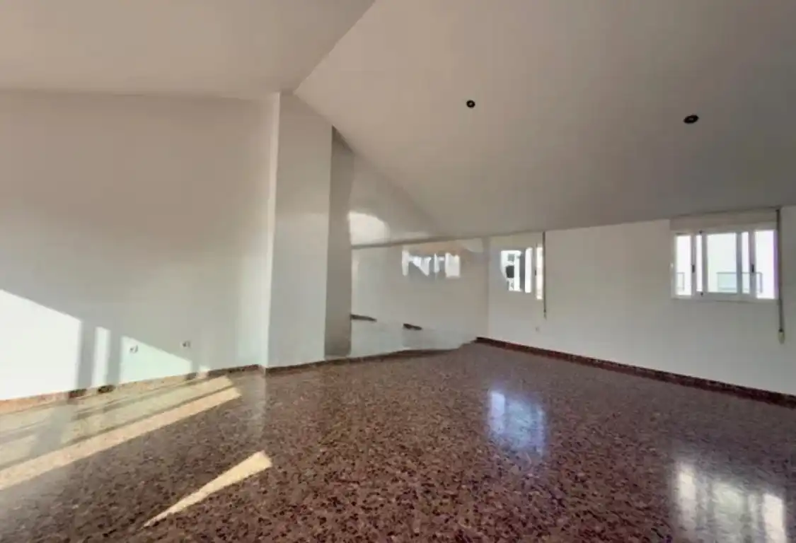 Vista exterior de Casa o xalet en venda en Badajoz amb Aire condicionat, Jardí privat i Terrassa