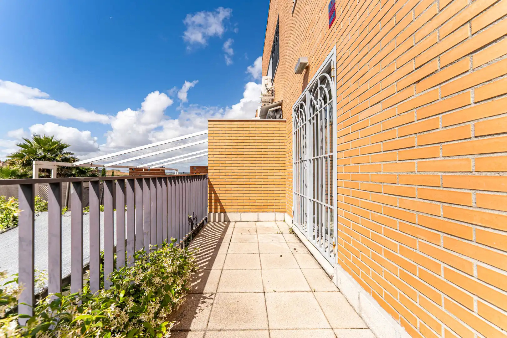 Terrassa de Casa adosada en venda en Arroyomolinos (Madrid) amb Aire condicionat, Calefacció i Jardí privat