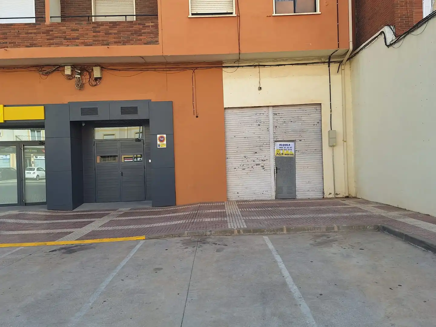Local comercial de lloguer a Carretera Valencia 48