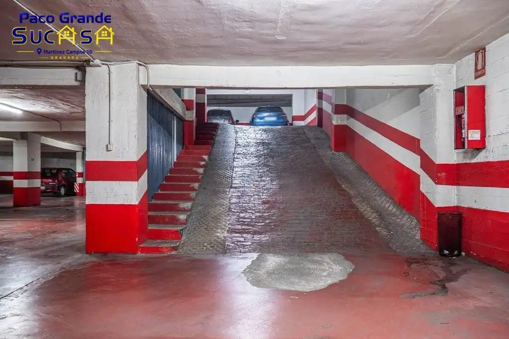 Aparcament de Garatge en venda en Granada
