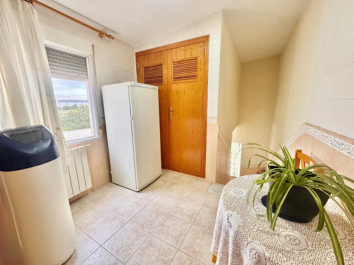 Cuina de Casa o xalet en venda en Orihuela amb Aire condicionat, Calefacció i Jardí privat
