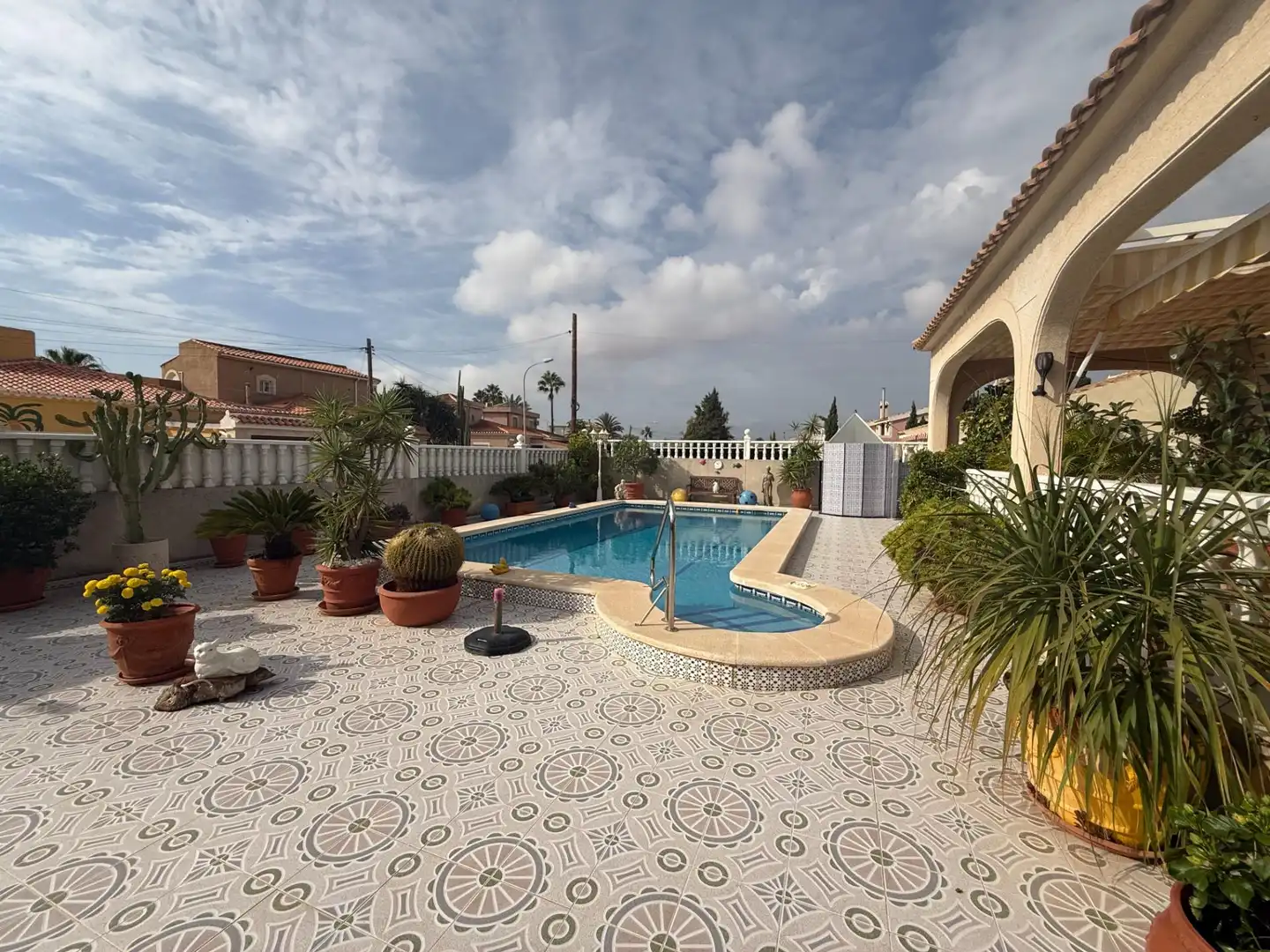 Villa con piscina in vendita a Zona Carrefour - Urbanizaciones, imagen 5