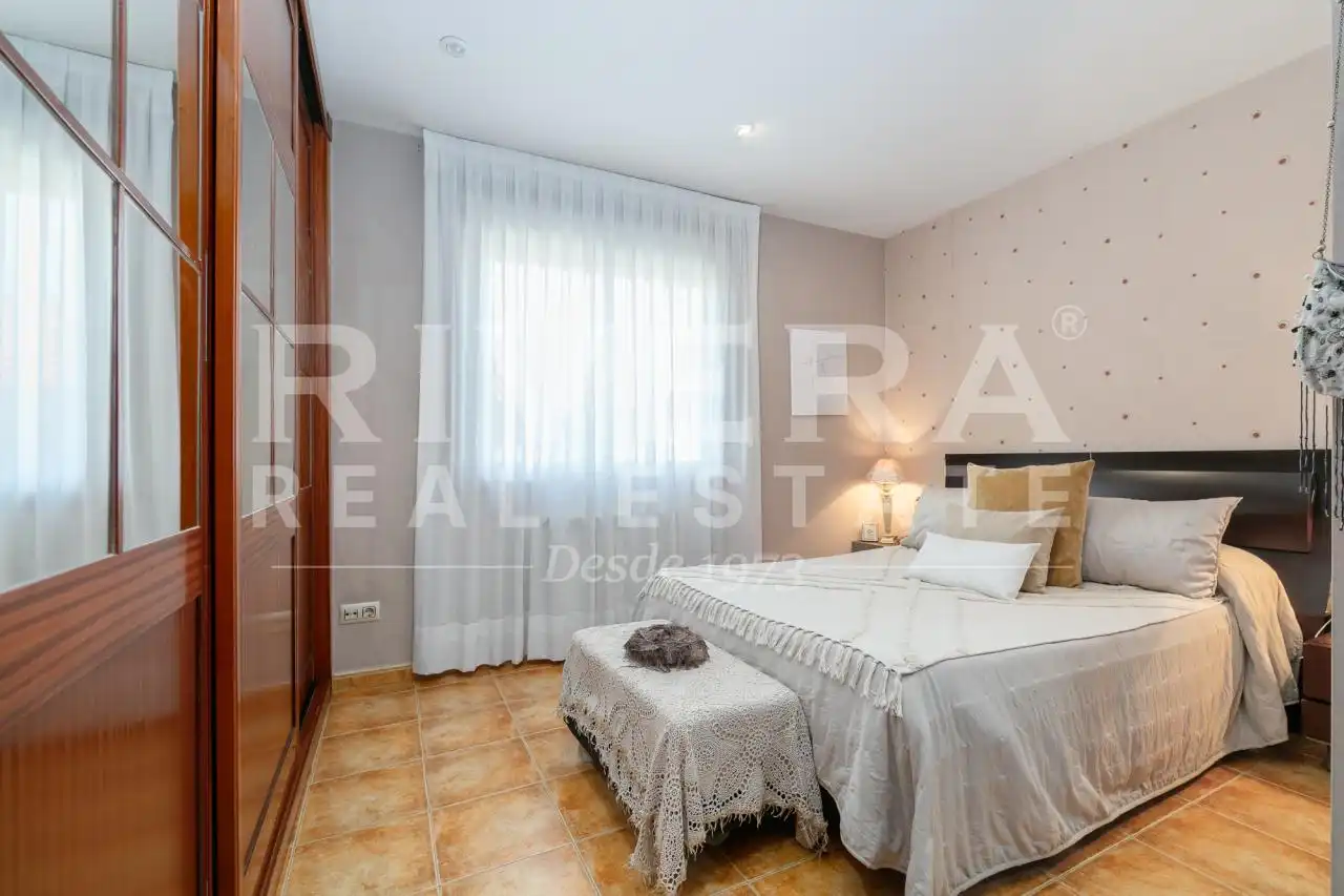 Habitación de Casa o chalet en venta en Vigo  con Calefacción, Jardín privado y Parquet