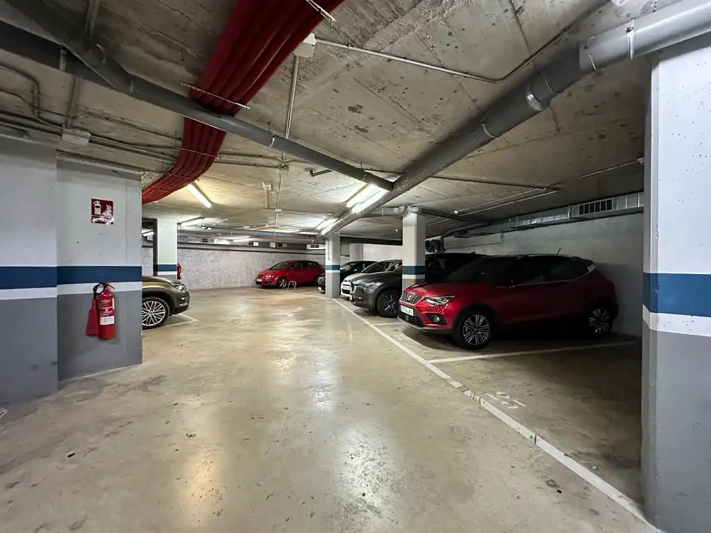 Parkplatz von Garage zur Miete in L'Hospitalet de Llobregat