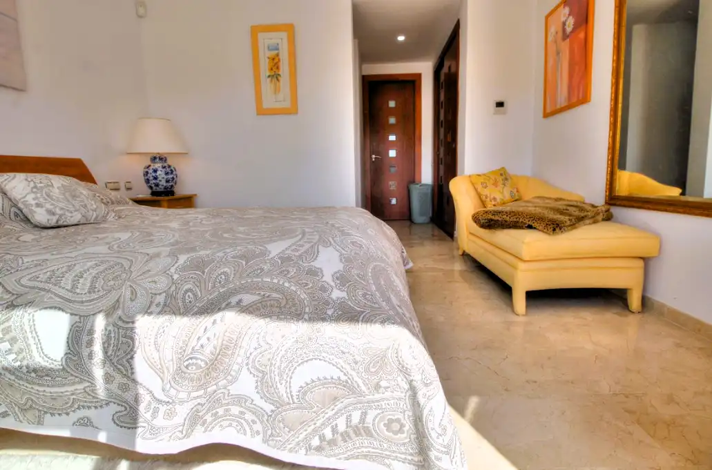 Dormitori de Casa adosada en venda en Mijas amb Aire condicionat, Terrassa i Traster