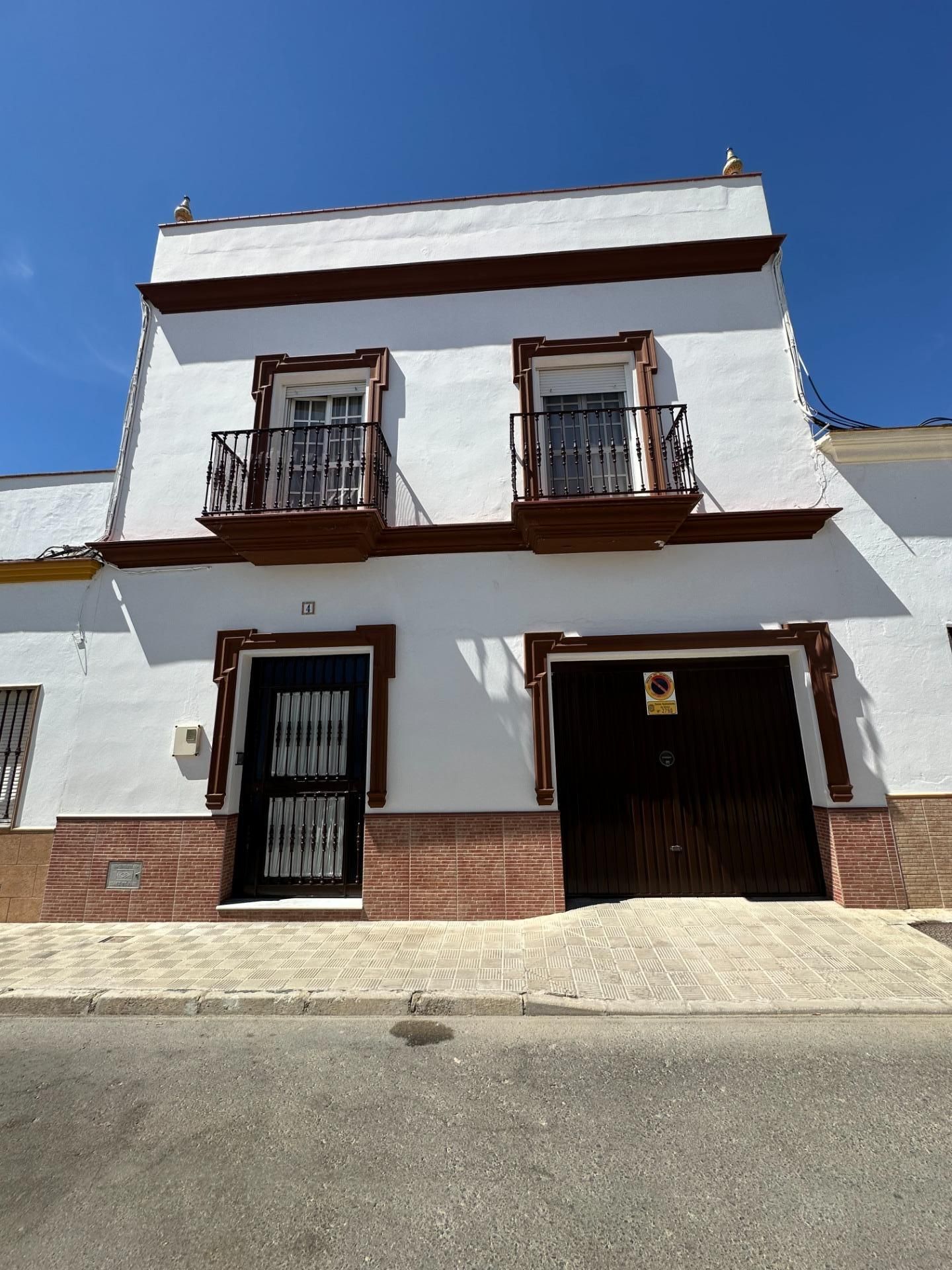 Exterior view of House or chalet for sale in Utrera