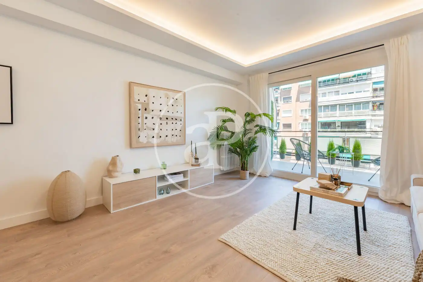 Living room of Flat for sale in Madrid  with Air Conditioner, Heating and Terrace