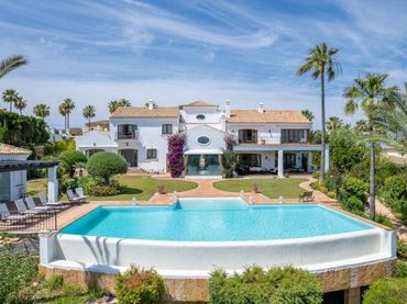 Villa avec balcon à vendre à Sotogrande Alto
