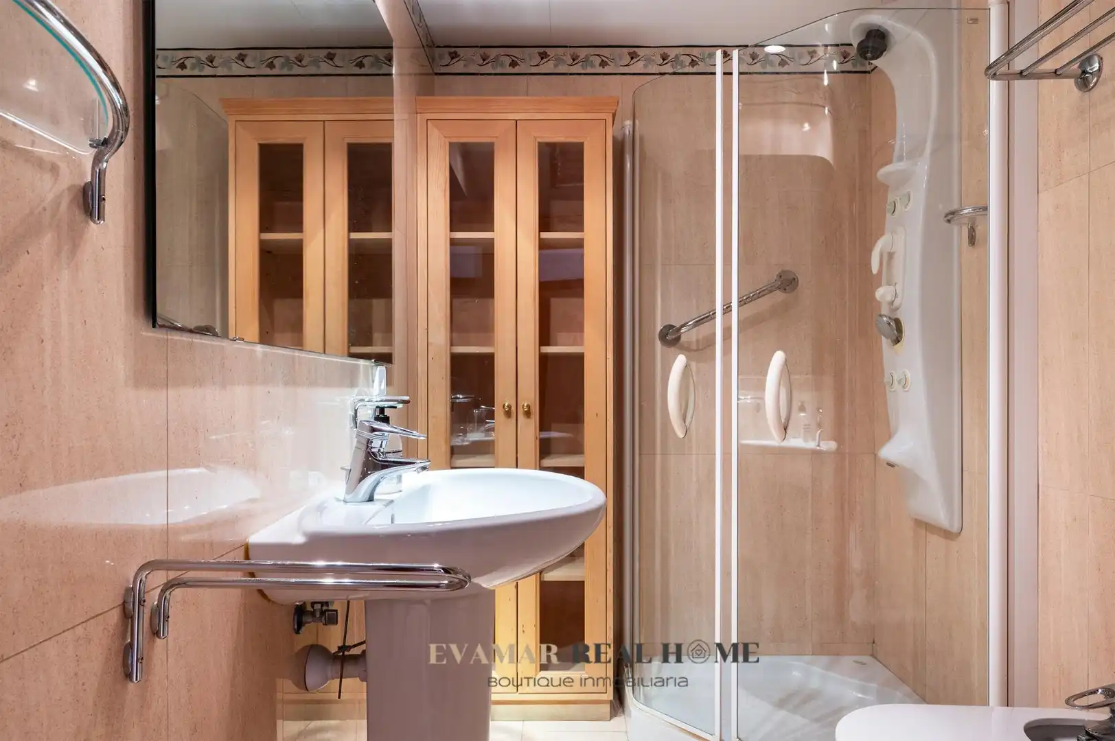 Bathroom of Flat for sale in  Palma de Mallorca  with Air Conditioner, Terrace and Alarm