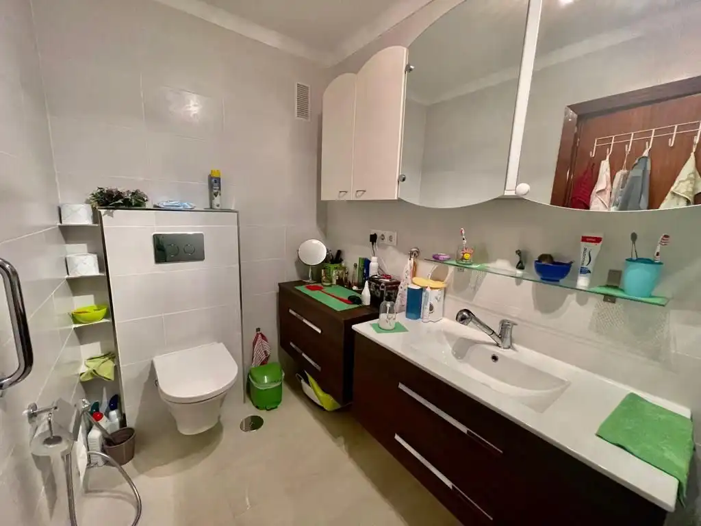 Bathroom of Flat for sale in Vélez-Málaga  with Community pool