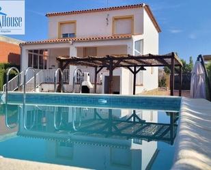 Piscina de Casa o xalet en venda en Alcadozo amb Aire condicionat, Terrassa i Balcó