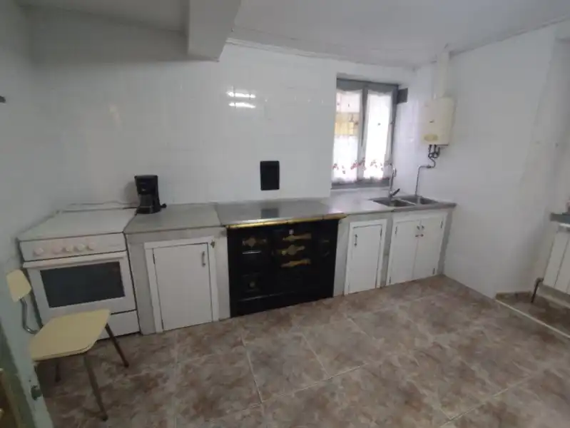 Cocina de Casa o chalet en venta en Salas con Trastero y Amueblado