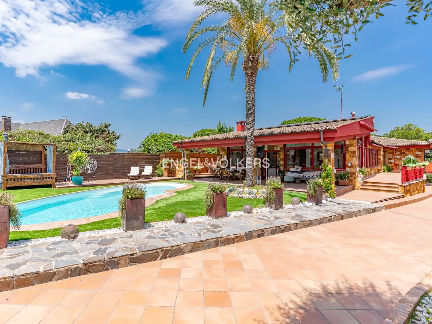 Vista exterior de Casa o xalet en venda en Canovelles amb Aire condicionat, Calefacció i Jardí privat