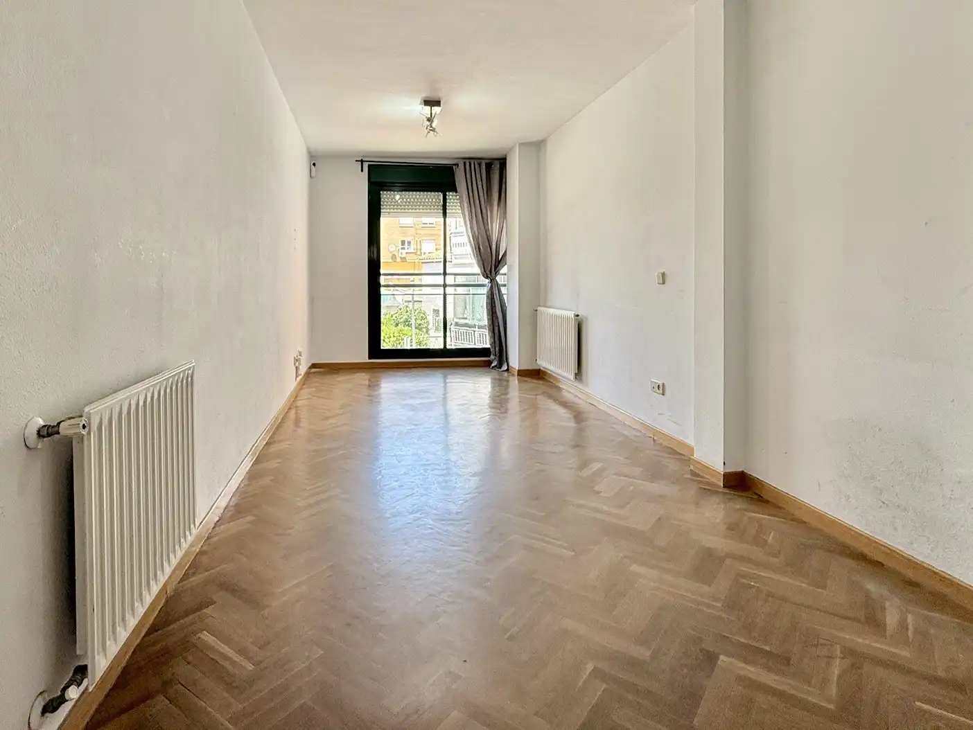 Living room of Flat for sale in Alcobendas  with Heating and Storage room