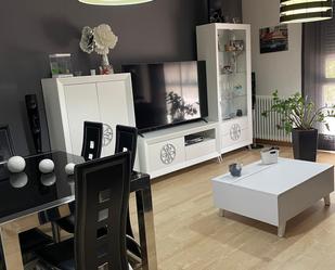 Sala d'estar de Pis en venda en Parla amb Aire condicionat, Traster i Moblat