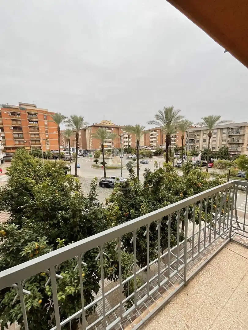 Vista exterior de Pis en venda en Linares amb Aire condicionat i Terrassa