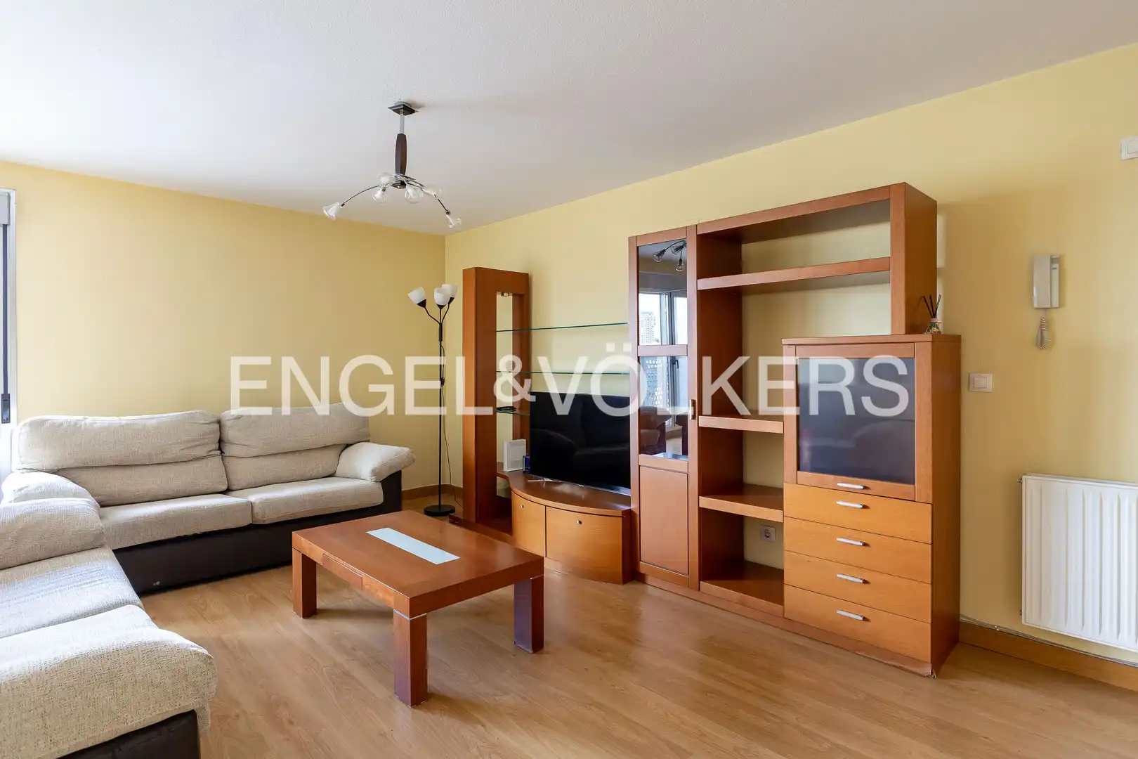 Sala de estar de Piso en venta en Madrid con Calefacción, Trastero y Piscina