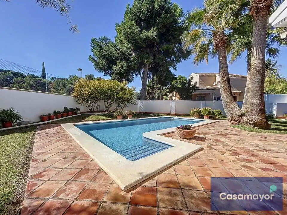 Piscina de Casa o xalet en venda en Alicante / Alacant amb Calefacció, Jardí privat i Terrassa