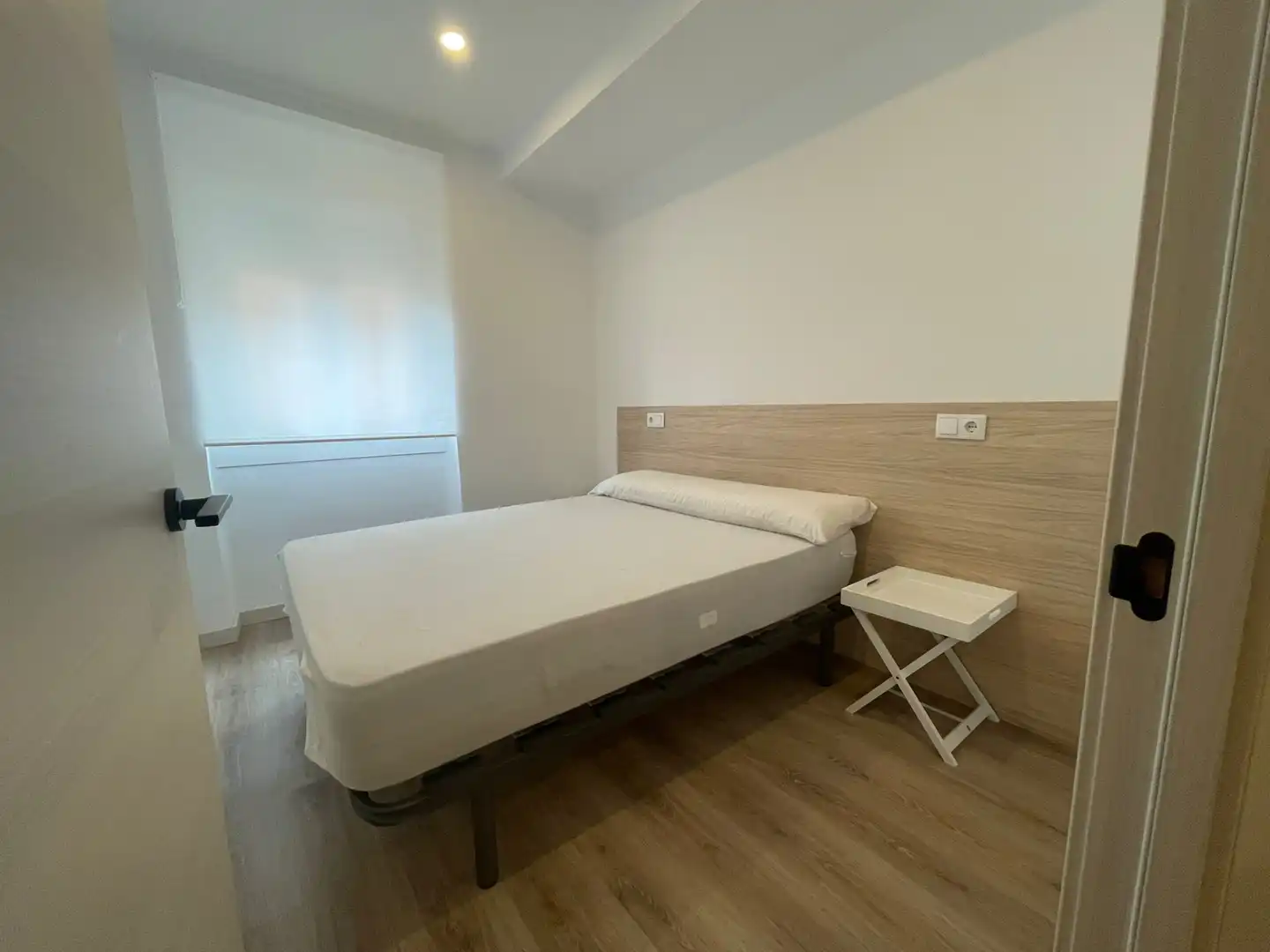 Dormitori de Apartament de lloguer en León Capital  amb Calefacció, Parquet i Moblat
