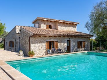 Landhaus mit Pool zum Verkauf in Lloseta