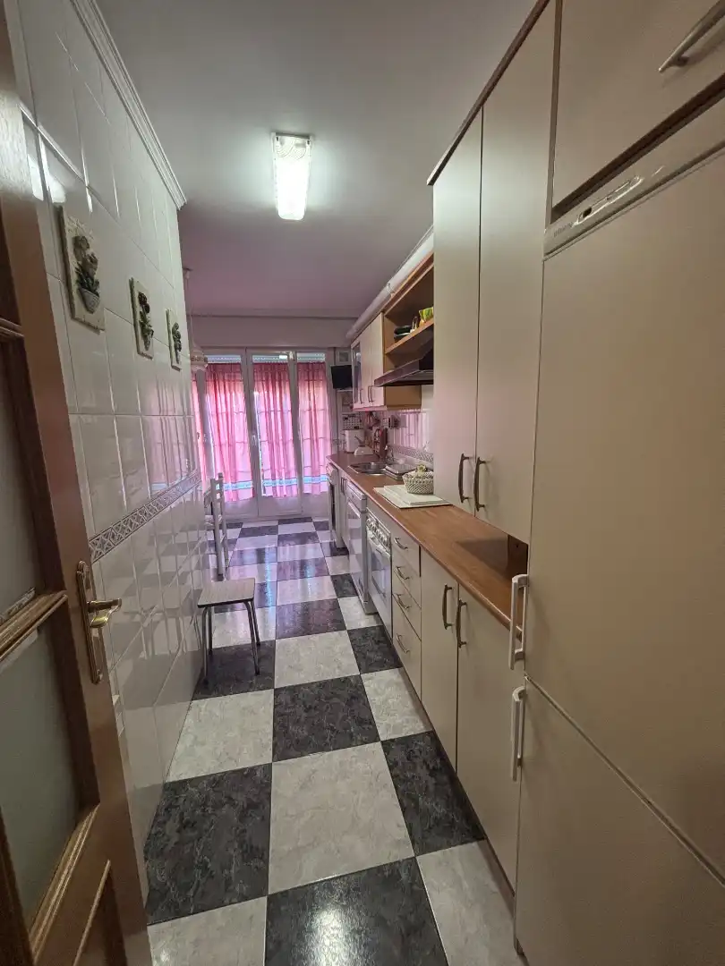 Cocina de Casa o chalet en venta en Valladolid con Calefacción, Jardín privado y Parquet