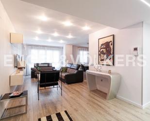 Sala d'estar de Apartament de lloguer en  Valencia Capital amb Aire condicionat, Terrassa i Balcó