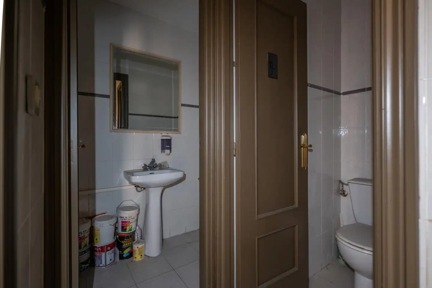 Baño de Local en venta en Ávila