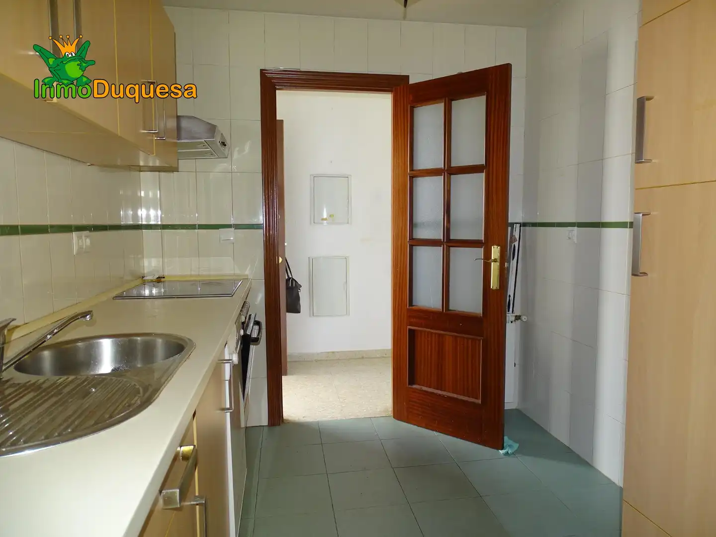 Kitchen of Flat for sale in Granada  with Air Conditioner, Heating and Storage room