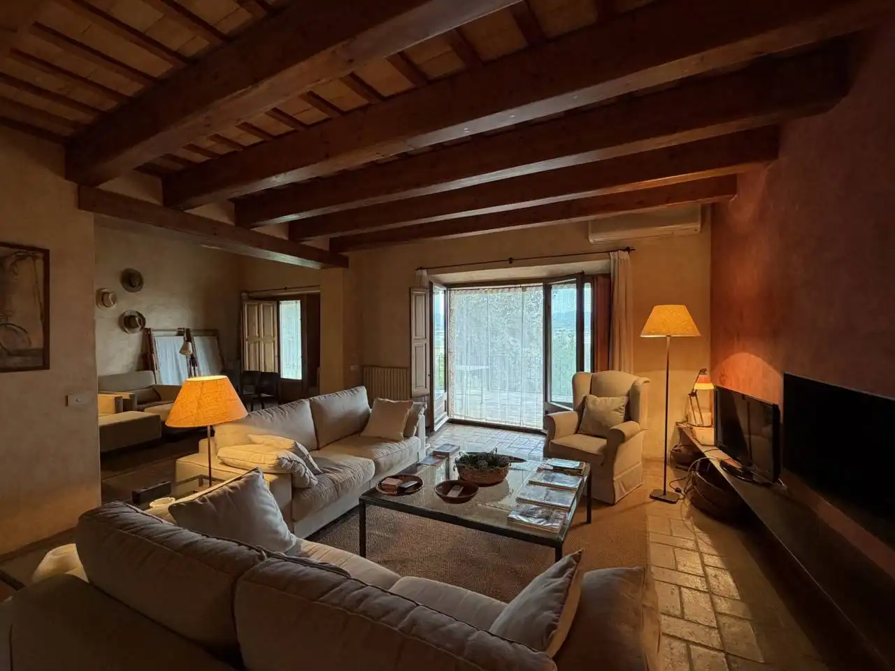 Country house with garden for sale in Calle Castell d´Empordà, imagen 5