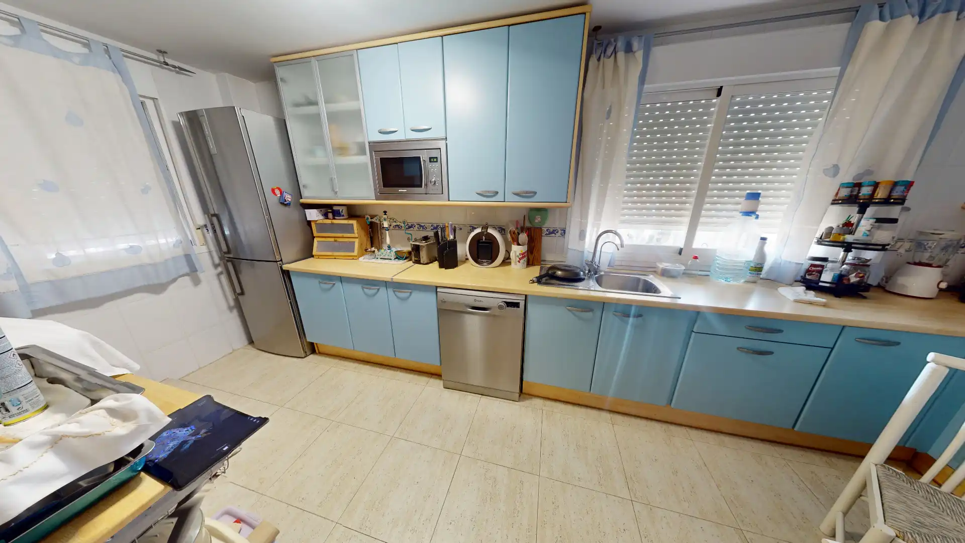 Cuina de Casa o xalet en venda en El Campello amb Aire condicionat, Jardí privat i Terrassa