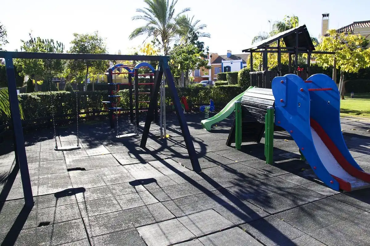 Detached homes for rent in Guadalmina Alta