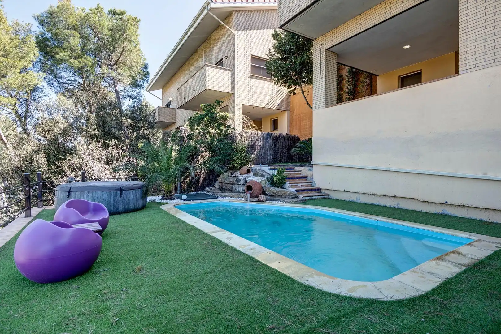 Piscina de Casa o chalet en venta en La Pobla de Claramunt con Aire acondicionado, Calefacción y Jardín privado