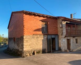 Exterior view of House or chalet for sale in Valdáliga