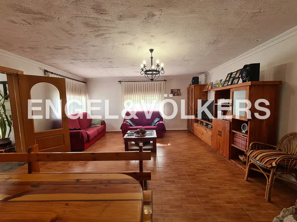 Sala d'estar de Casa o xalet en venda en Fuente El Saz de Jarama amb Calefacció, Jardí privat i Terrassa