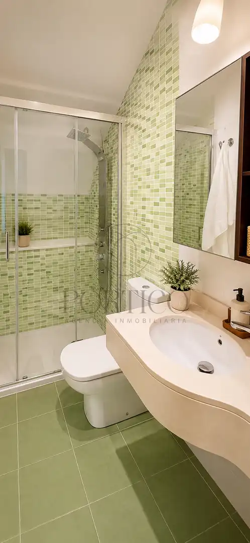 Baño de Ático de alquiler en A Guarda   con Calefacción, Terraza y Amueblado