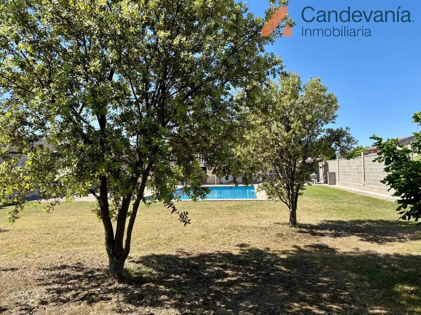 Casa o chalet en venta en San Mateo de Gállego con Aire acondicionado, Calefacción y Jardín privado