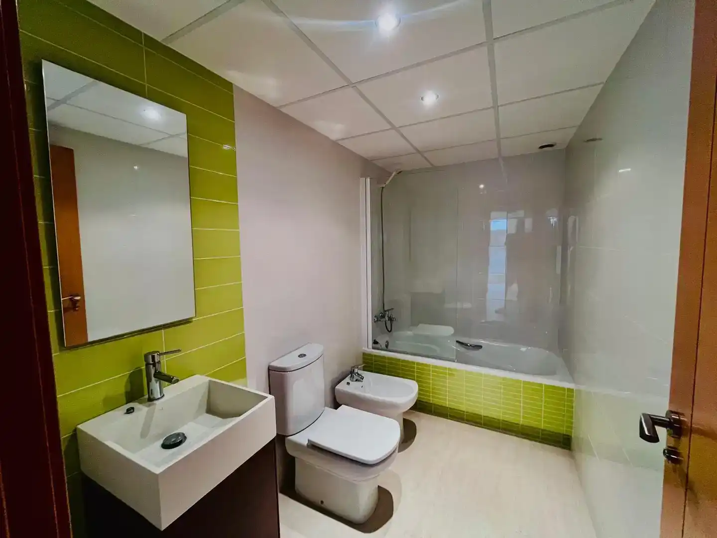 Badezimmer von Wohnung zur Miete in Águilas mit Klimaanlage und Balkon