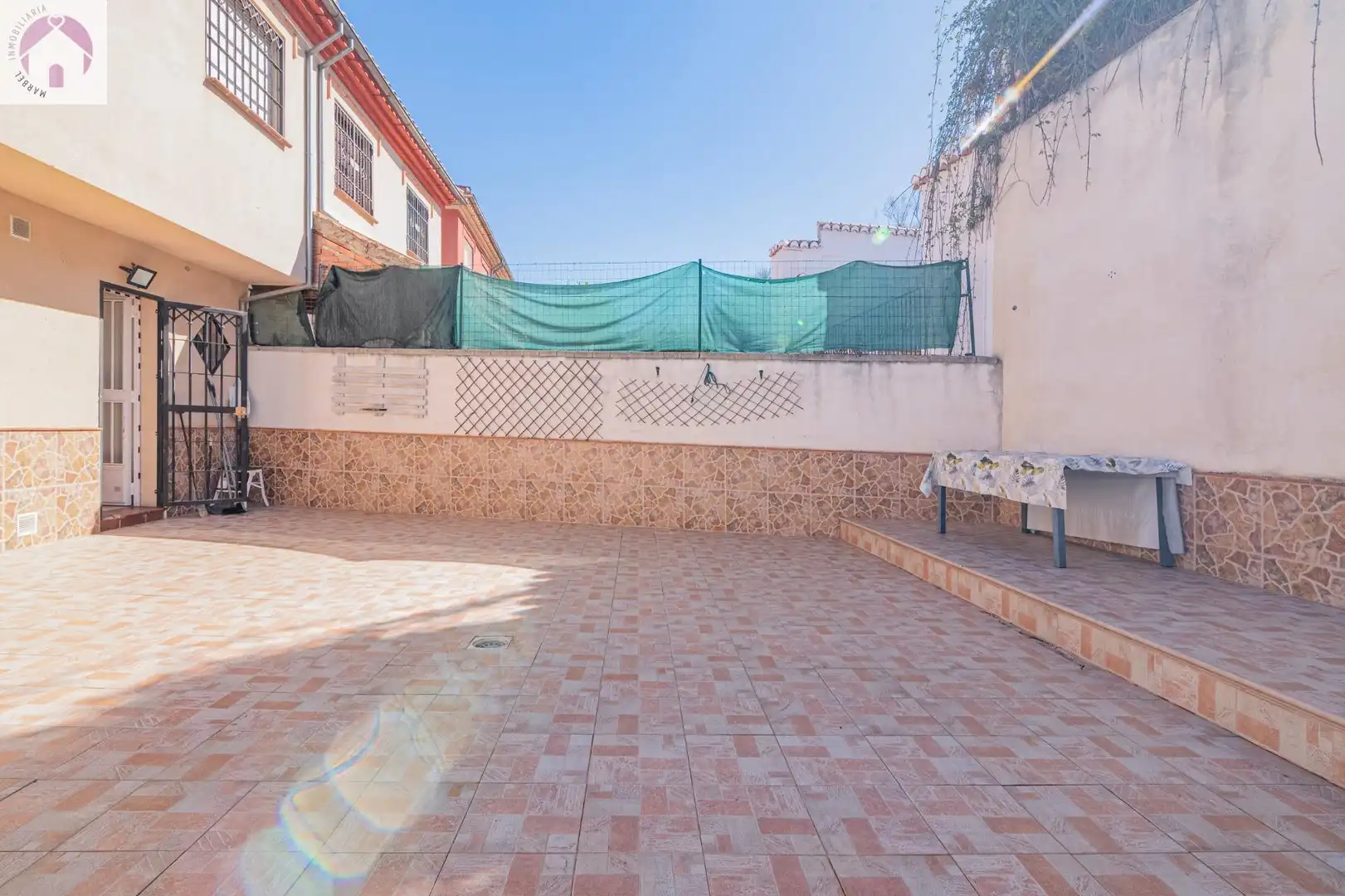 Casa aparellada amb terrassa en venda a Jun, imagen 15