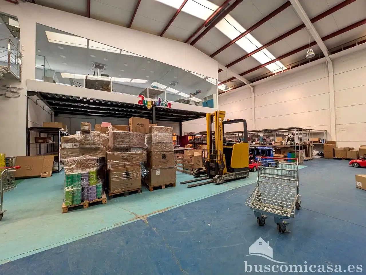 Nau industrial en venda en Linares