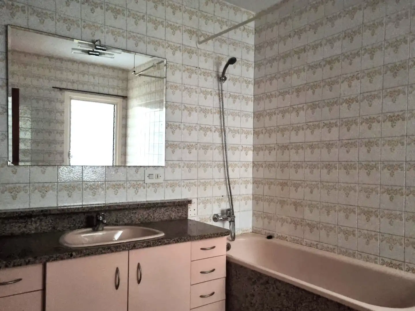 Badezimmer von Wohnung zum Verkauf in L'Ametlla de Mar  mit Terrasse, Möbliert und Balkon