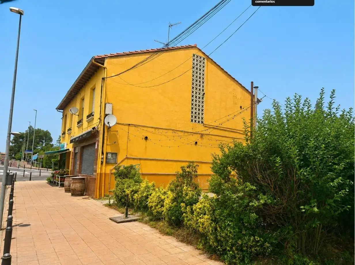 Vista exterior de Casa o xalet en venda en Torrelavega  amb Calefacció, Terrassa i Traster