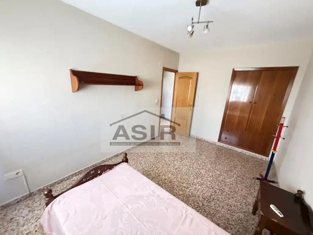 Habitación de Piso en venta en Alzira con Balcón