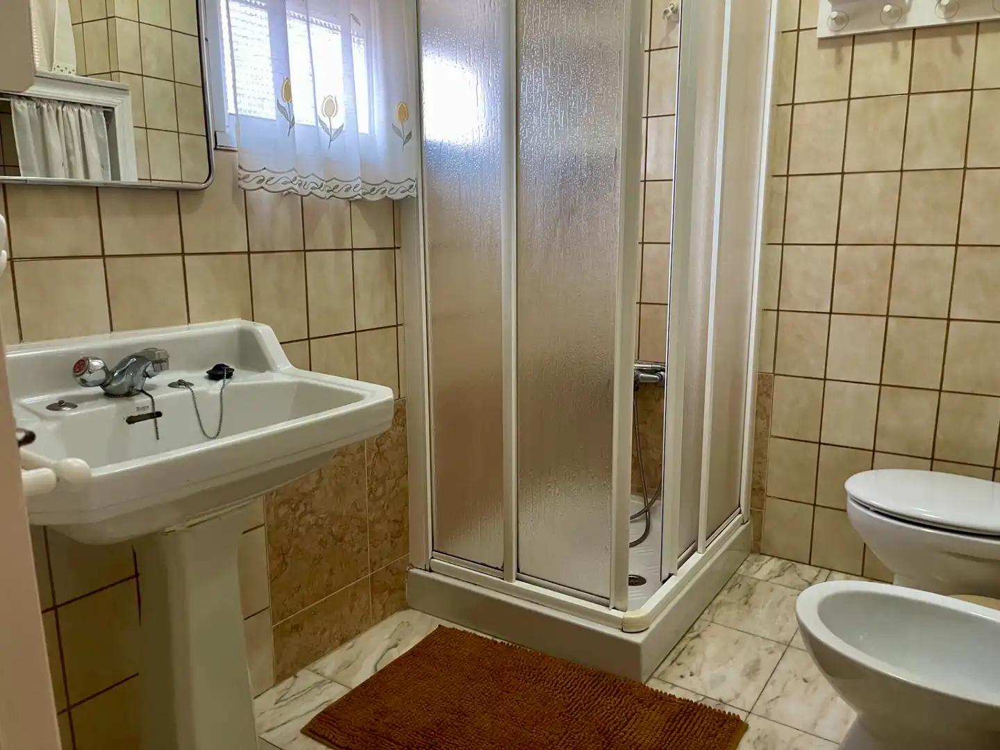 Badezimmer von Wohnung zur untervermieten in Belmez mit Klimaanlage, Heizung und Terrasse