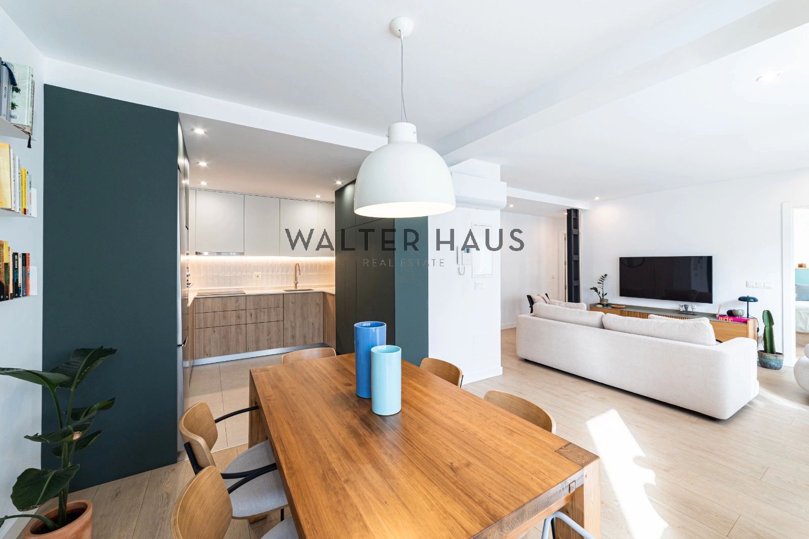 Dining room of Flat for sale in  Madrid Capital  with Air Conditioner, Heating and Oven