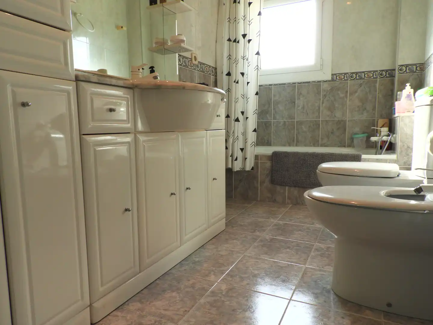 Badezimmer von Haus oder Chalet zum Verkauf in Castellar del Vallès mit Klimaanlage, Heizung und Privatgarten